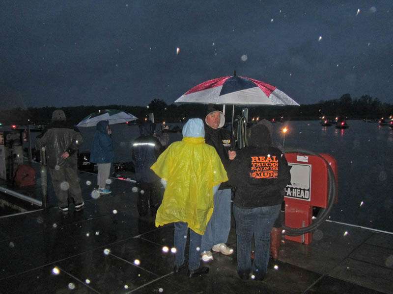  Faithful fans braved wet conditions to cheer on their teams at the final launch on Lake Eufaula.
