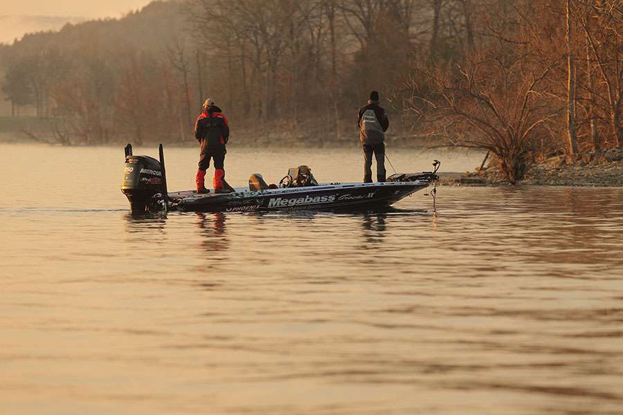 B.A.S.S. photographer Seigo Saito spent much of Day 3 with Aaron Martens, who led the first day of the tournament, on Table Rock Lake in southwest Missouri.