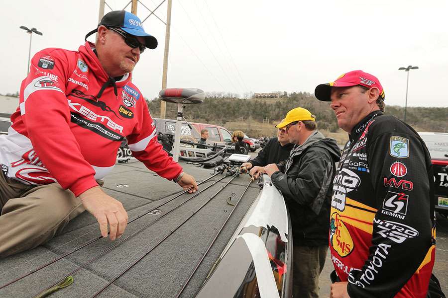 Strike King teammate Mark Davis and KVD talk about how their days went on Table Rock.