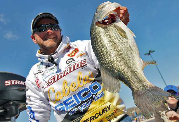 For the third stop of the Elite Series season, anglers took to the waters of Table Rock Lake. Fish on âThe Rockâ were in prespawn mode with smallmouth, largemouth and spotted bass feeding heavily on crawfish and dying shad. Find out which prespawn baits were top performers for champ Mike McClelland and the rest of the Top 12.