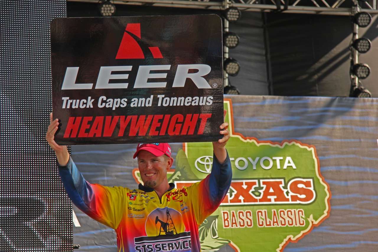 Combs caught a mind-boggling 110 pounds of bass in three days â easily earning the LEER Heavyweight Award. His catch is believed to be an all-time record for a three-day event involving modern five-bass limits.