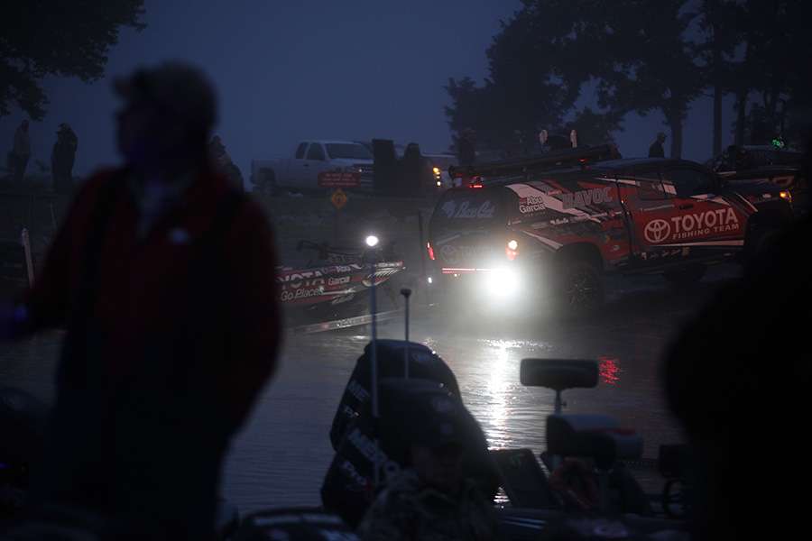 B.A.S.S. photographer James Overstreet captured some idling Elites as they wait for the fog to lift so that Day 2 of the Bassmaster Elite on Lake Dardanelle can begin. 