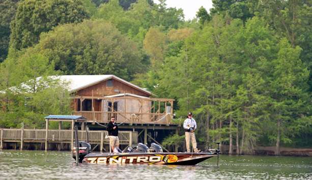 Photographer James Overstreet spends Day 2 of Toledo Bend on the water with Elite pro Rick Clunn.