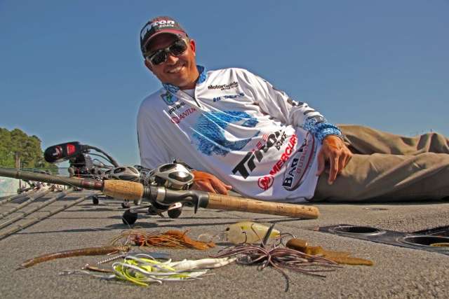 <p><b>FIVE</b> lures Casey relies on most, noting that he takes a very simple approach to lure selection: 1) 1/8-ounce Shaky Head with a green pumpkin Zoom trick worm; 2) Lucky Craft 2.5 DD crankbait that runs 8 to 10 feet deep on 15-pound line; 3) a homemade 1/2-ounce double willow spinnerbait with an unpainted head that he makes himself; 4) Shooter Lures 1/2-ounce jig for docks, laydowns and also swimming around vegetation; 5) Mop Jig, always in brown with a Zoom green pumpkin Super Chunk, for casting on points â and when heâs searching for a big bite.</p>
<p> </p>
<p>He admits heâd prefer to fish a 1/2âounce Shooter Lures jig everyday if he could.</p>

