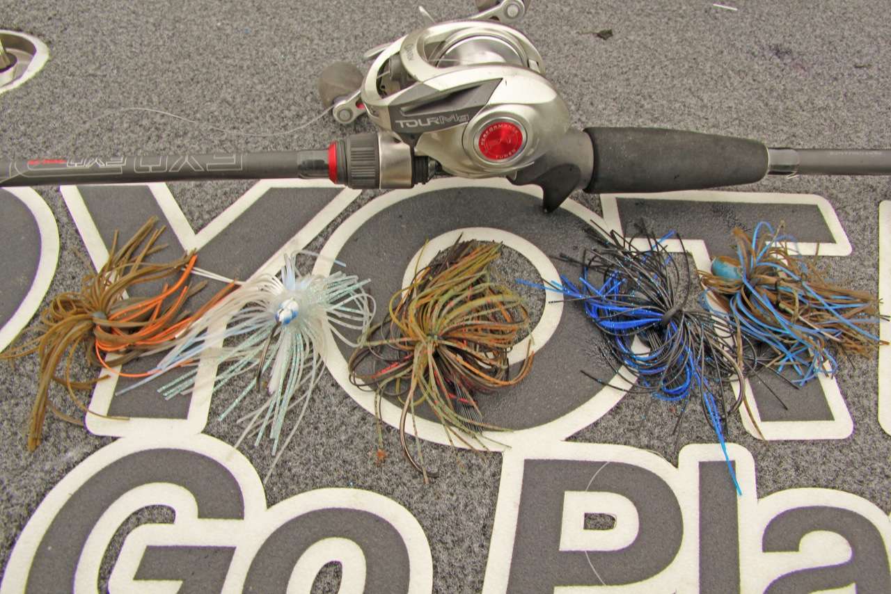 <b>Five</b> jig colors we found in one proâs boat. Can you guess what pro it was? Black and blue still seems to be the most popular jig color among the Elite Series field â and here at Dardanelle is no exception. 