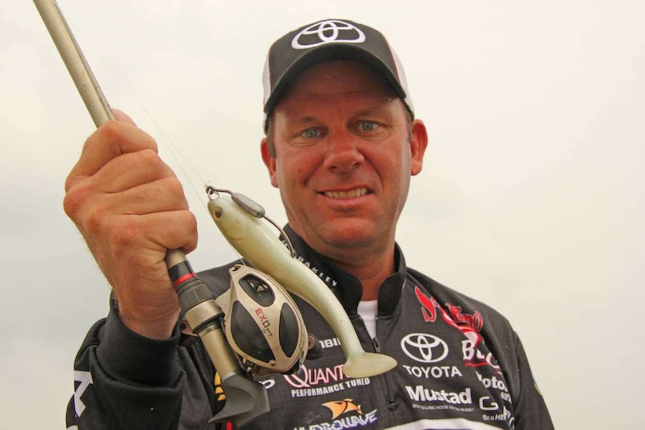 VanDam shows off the oversized Quantum EXO 200 reel and an extra large swimbait he used in search of Lake Forkâs green monsters.