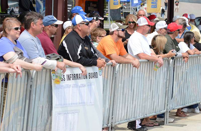 The crowd at Cypress Bend Park awaits their heroes, the full field of Elite anglers returning to the docks after Day 1 of the Evan Williams Bourbon Bassmaster Elite on Toledo Bend.
