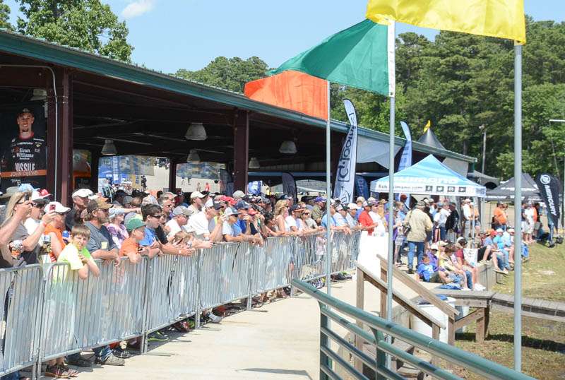 The crowd is lined up waiting on their favorite anglers on Day 2 of the Evan Williams Bourbon Bassmaster Elite on Toledo Bend.