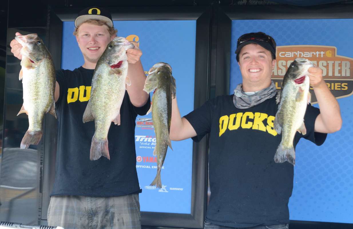 Jacob Wall and Kyle Schneider, University of Oregon, 21-3, seventh place