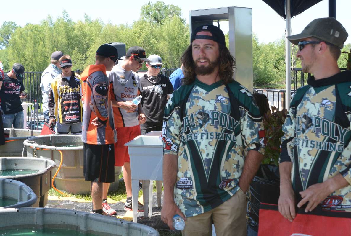 Anglers line up at the tanks before the weigh-in starts.