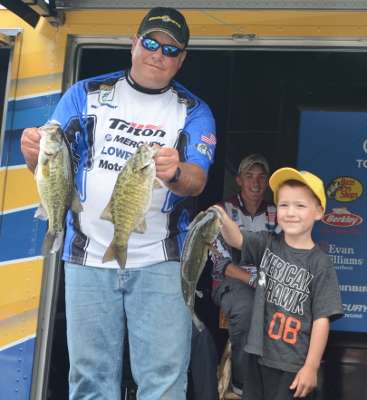 Bill Golightly, Wyoming state winner, with his son Jaxon