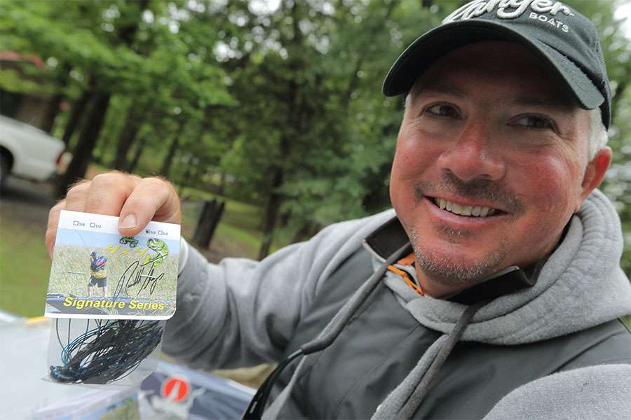 Here's his signature series jig from 4x4.
