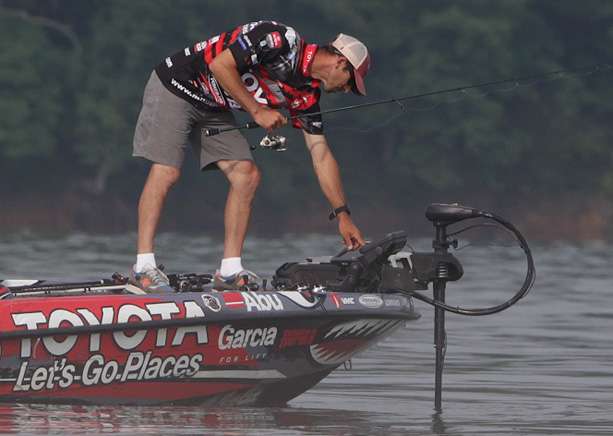 Mike Iaconelli said he could see fish on his graph, but getting them to bite was like watching paint dry. 