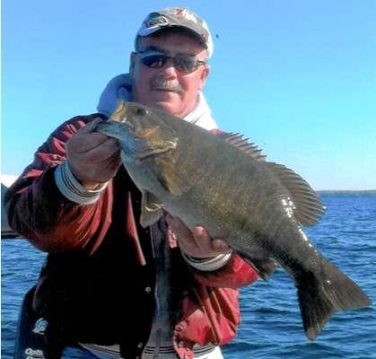 <b>Fabian Lynch</b>
7 pounds
Lake Simcoe, Ontario
Lunkercity Shaker swimbait 1.2 jig head