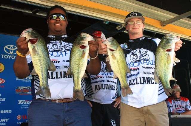 Alex Torkelson (left) and William Valdez of the Oklahoma B.A.S.S. Nation won the high school team competition, with a two-day combined limit of nine bass for 22 pounds, 15 ounces.