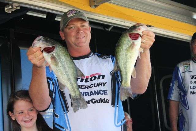 In three days of competition, Cavell caught a combined 13 keepers weighing 33 pounds, 14 ounces. On Day 3, he caught a limit of five bass for 11-1.