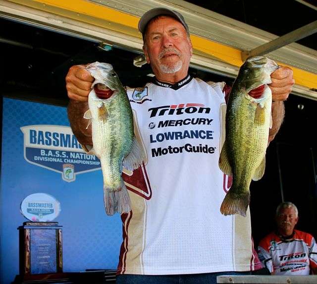 Nebraska angler Lee Wubbels with represent his state at nationals. He caught a total of 13 bass for 34-11, to place 6th. On Day 3, he caught a limit for 12-2.