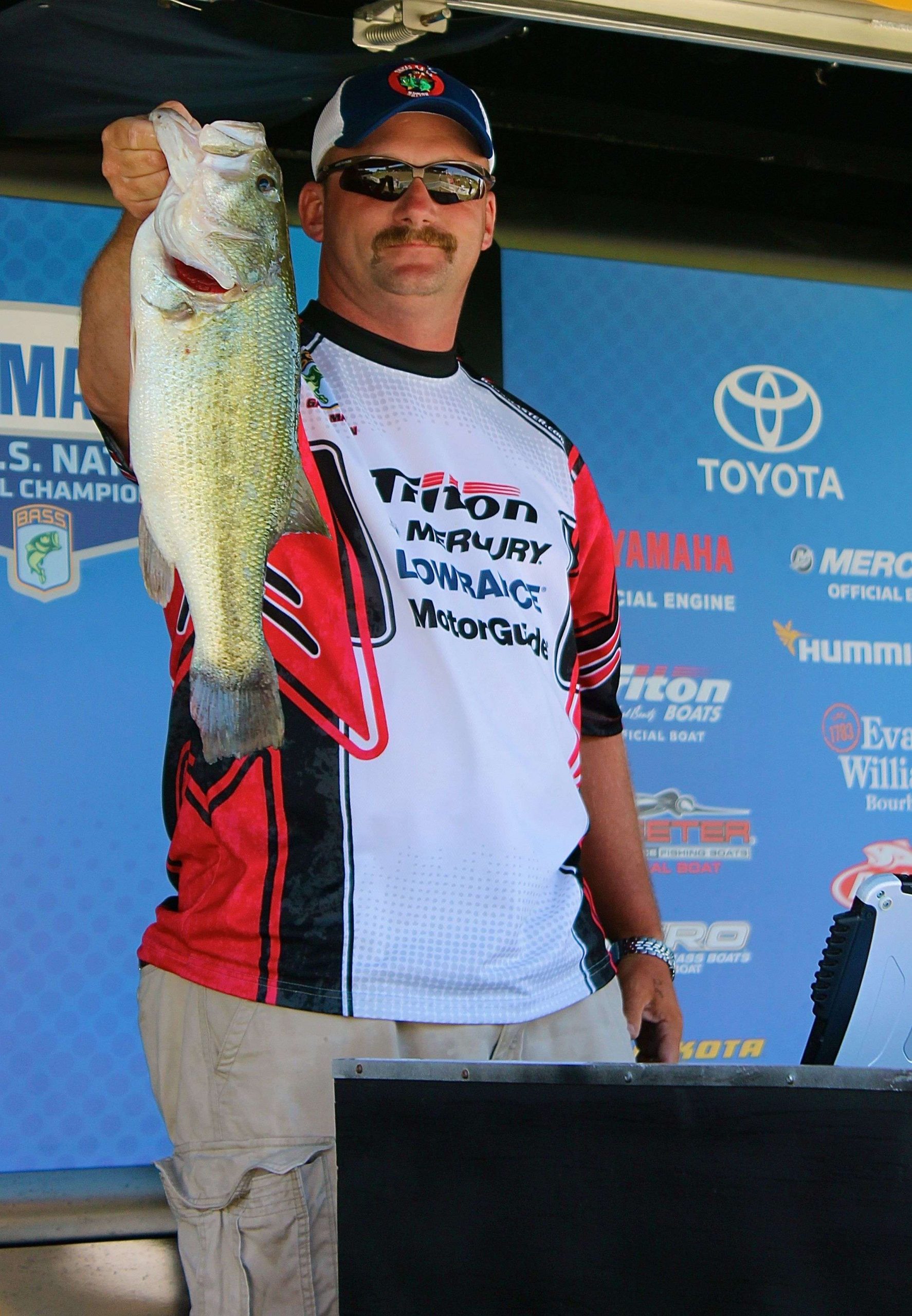 Although Texas angler Gary Martin weighed only one bass on Day 1, it was a good one â a 5-pound, 1-ouncer.