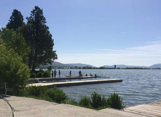 Upon entering Oregon, we watched a rowing team head out for practice â¦