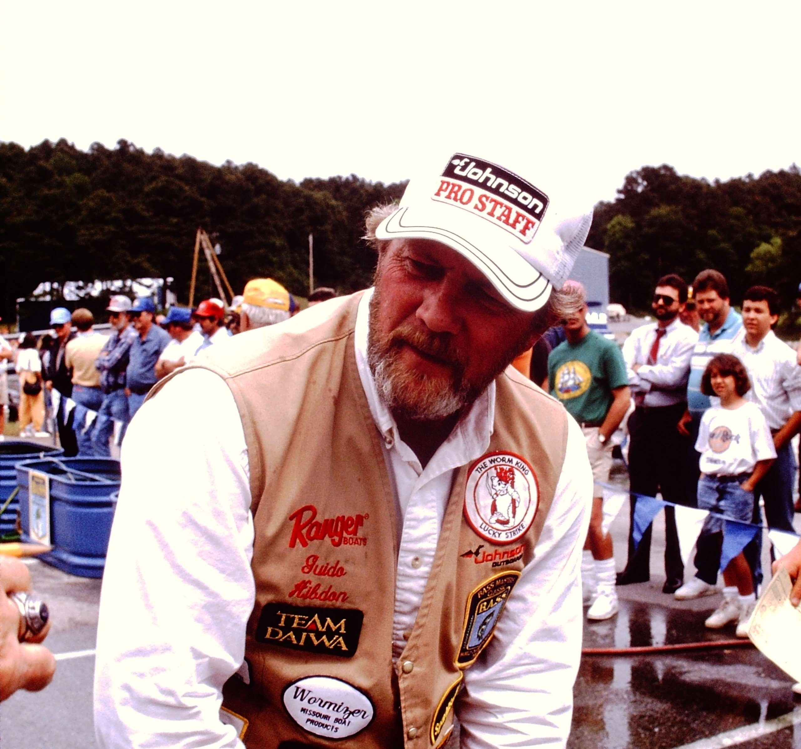 Guido Hibdon finished in 10th place, and his weight was enough for him to secure the 1990 Bassmaster Angler of the Year award after a strong season, the first of two back-to-back AOY titles for him. He was awarded the prize at the Chickamauga event. He already owned a Classic championship from two years prior.