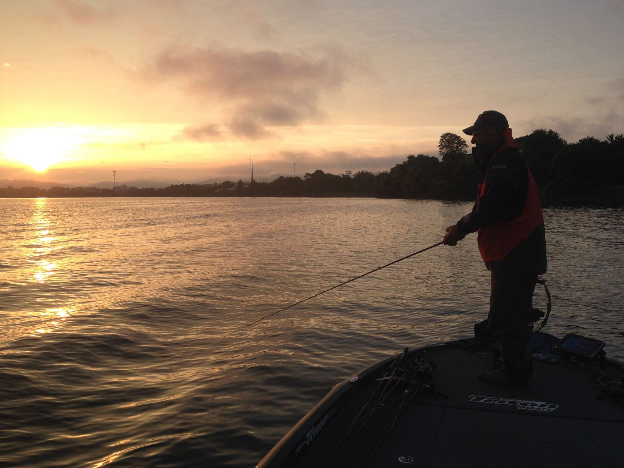Paul Elias and the sun, both up early. Photo by Bassmaster Marshal Avery Neely