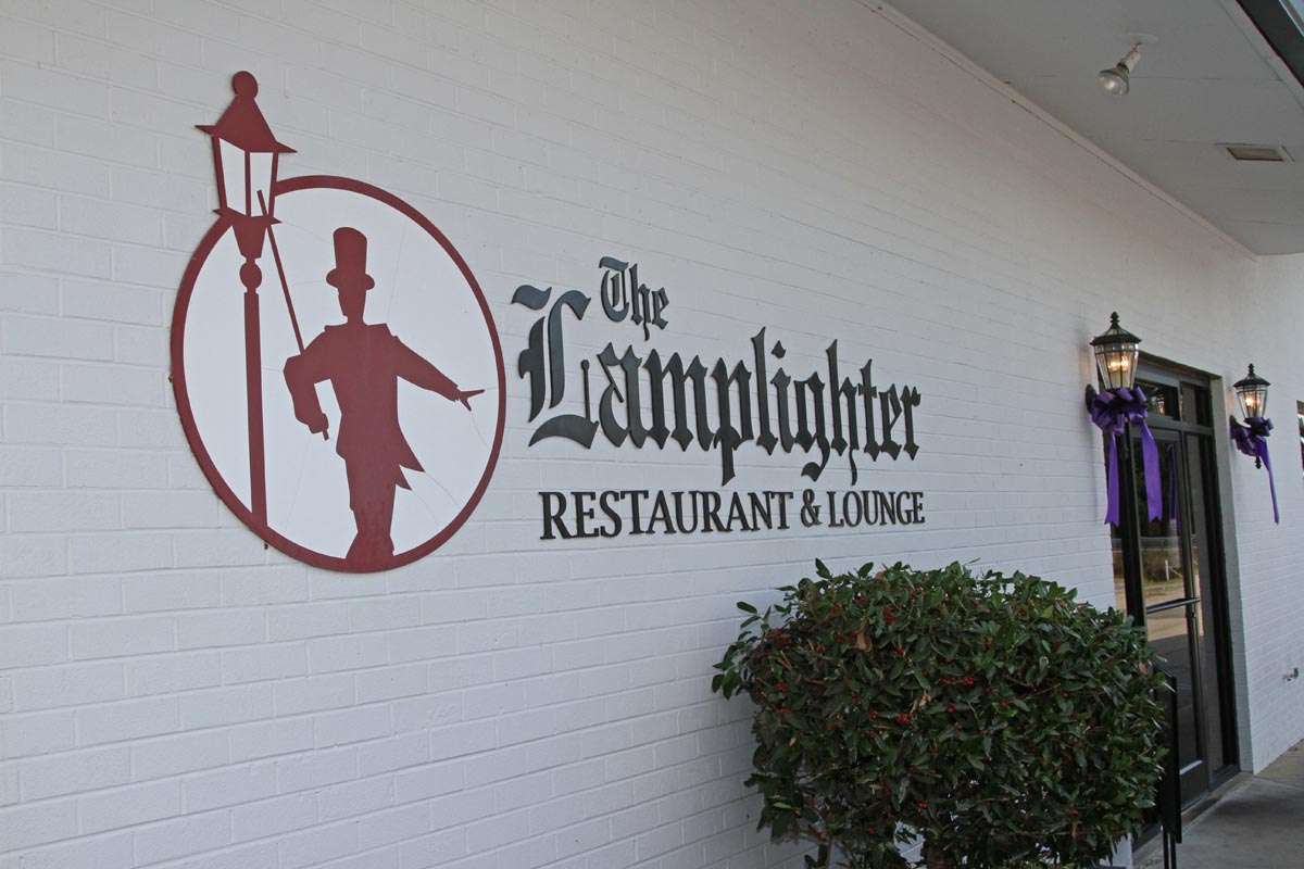 The Lamplighter Restaurant & Lounge hosted the registration meeting.
