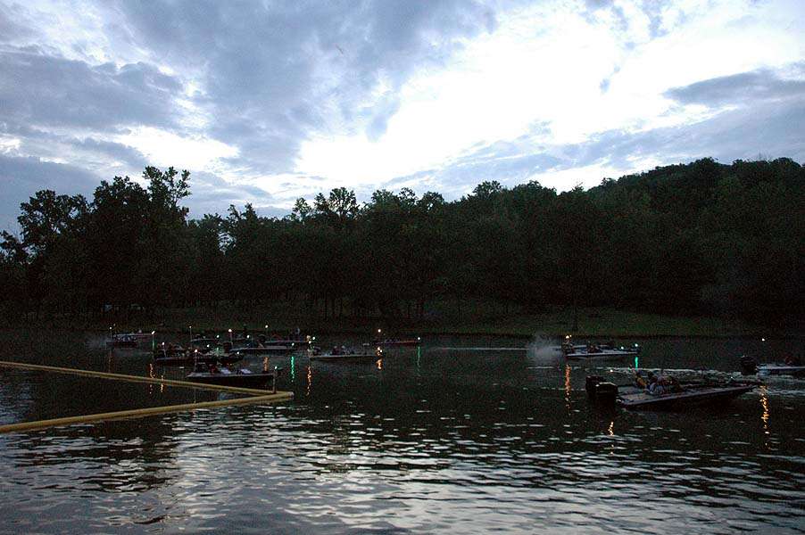 B.A.S.S. officials organize the boats for the takeoff in a cove on Watts Bar Lake. 