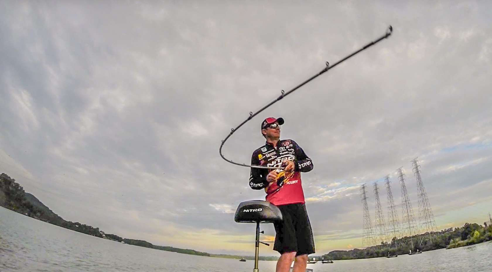 Kevin VanDam lays into a nice one. 