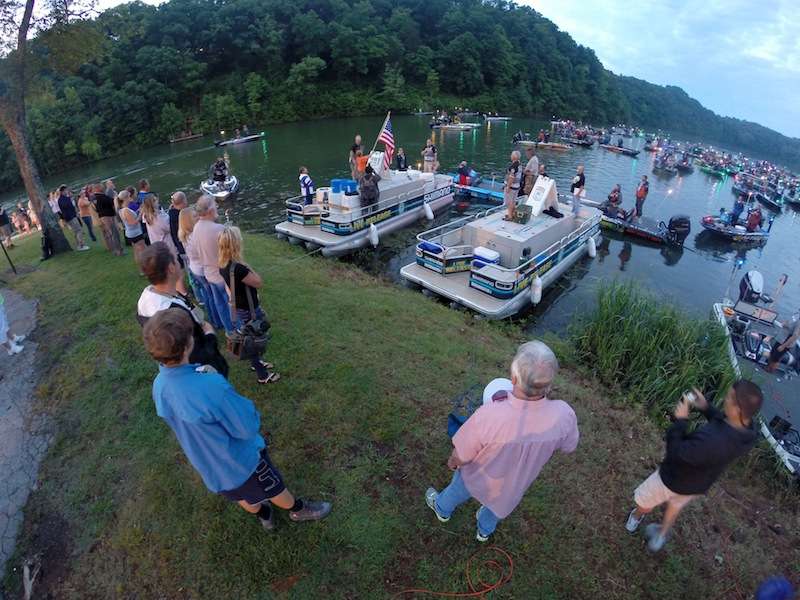 A few friends and family members come out to send the anglers off. 
