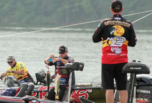 While Kriet tends to his livewell and Lane prepares for the next cull, KVD fishes on.
