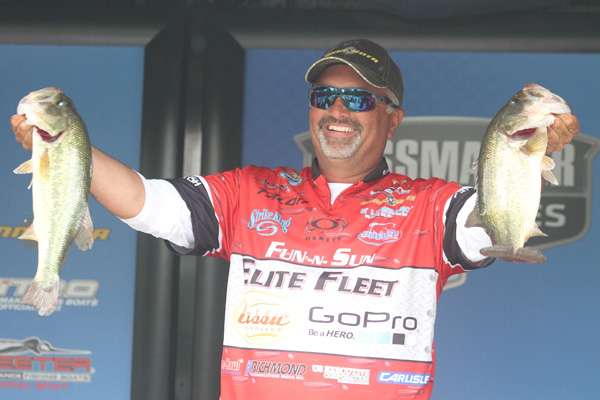 Mike Kernan was second with 17-15.