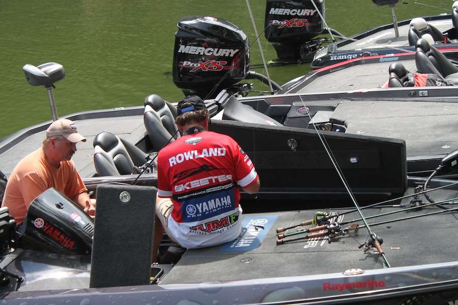 Zell Rowland readies his rods for the second chance event tomorrow on Nickajack where the bottom 90 anglers battle for the final 10 positions that will rejoin the competition at Chickamauga along with the Top 50 from today. 