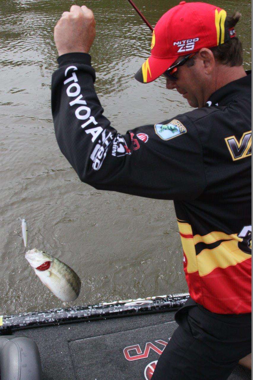 VanDam had a rough day on the river, breaking a rod and bruising a rib. And yet he caught so many fish that Walden could barely keep up with entering the BASSTrakk info.