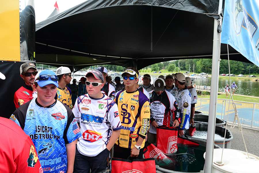 Teams line up as the anglers get set for the Day 2 weigh-in.
