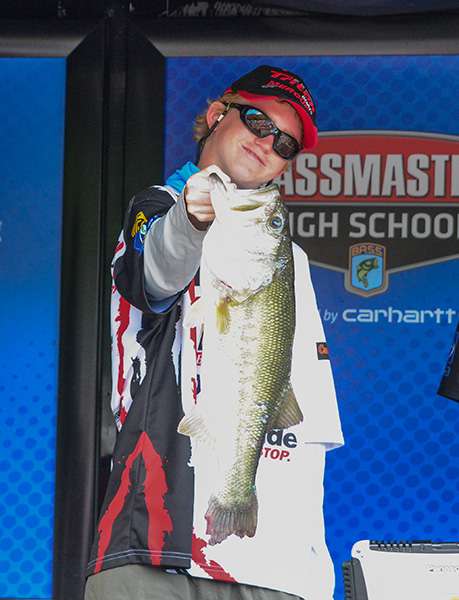 Brandon Laird-Fletcher of the Arizona HS Bass Nation shows off his 5 pound, 9 ounce largemouth.