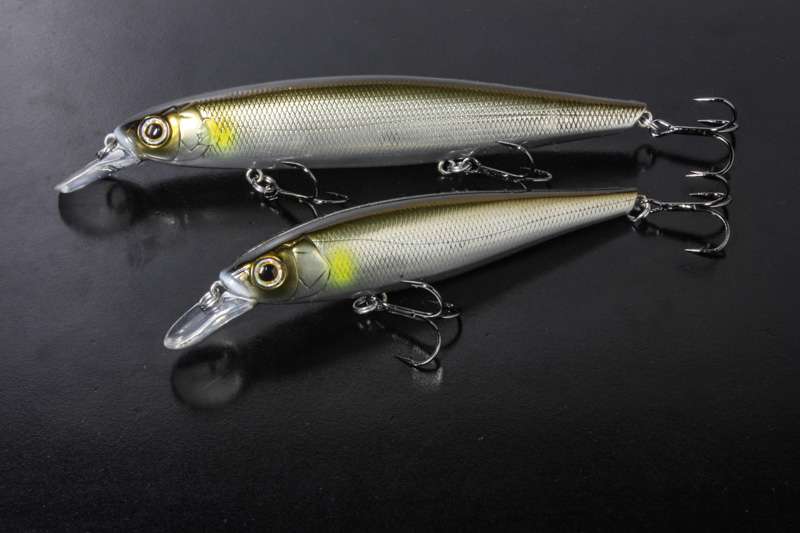 Deps
Balisong Minnow
Balisong 130 & 100 are Deps suspending jerkbaits that offer a high pitched rolling action. They feature a triple weight transfer system that not only aids in casting distance but also adds vibration and sound. 