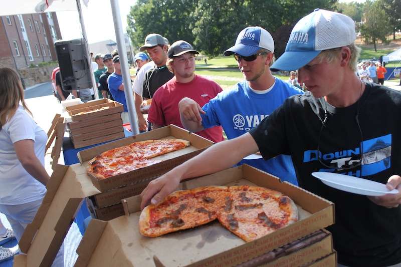 A group of 260 college anglers can eat a lot of pizza. 