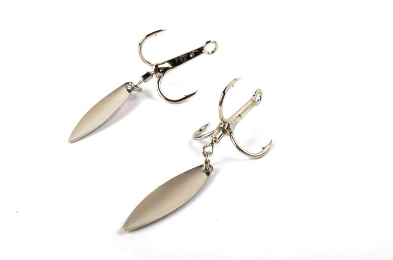 <p>Add some flash to your crankbaits with this super-sharp treble hook, the Decoy Hook Blade Tuned YS21BT.</p> 