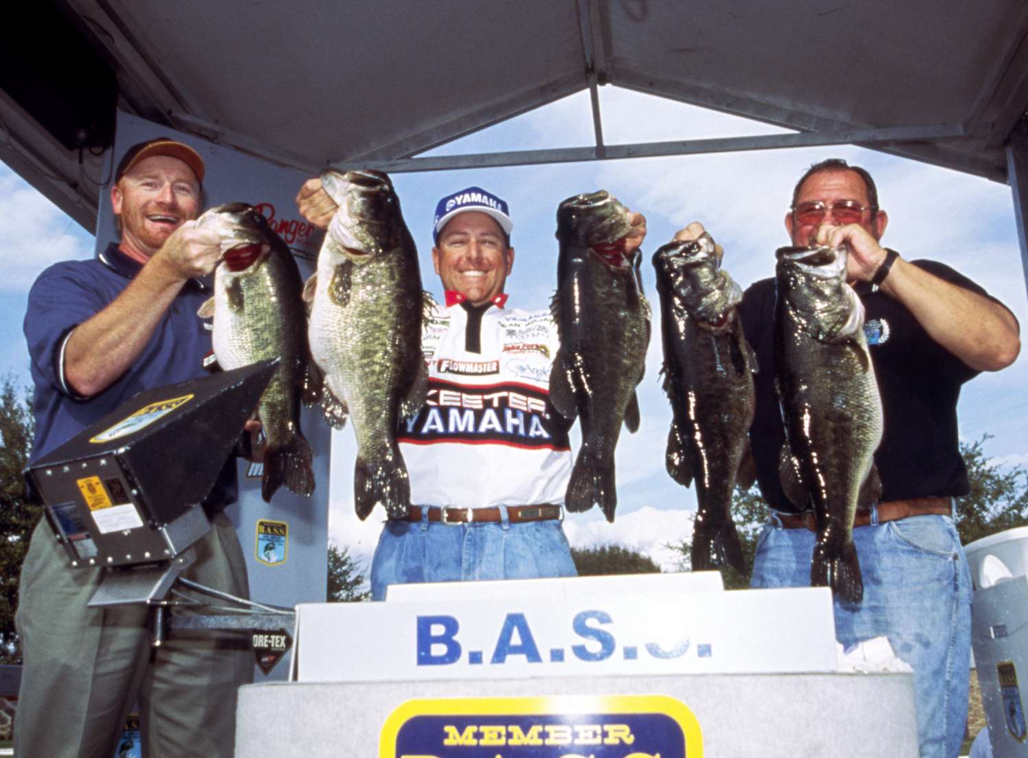 Heaviest Single-Day Weight (five-bass limit): Dean Rojas, 45-2
Maybe one of B.A.S.S.'s most well-known records, Dean Rojas has the honor of being the angler who brought in the heaviest bag ever. It was Jan. 17, 2001, the first day of the Florida Bassmaster Top 150 on the Kissimmee Chain and Lake Toho. He weighed in five monsters for a total of 45 pounds, 2 ounces. He went on to win the tournament, passing the century mark and ending with 108-12. The closest angler behind him was Mark Davis with 93-1, and Davis caught the second-heaviest bag ever the very next day with 41-10. Davis' runner-up spot slipped when the pros went to Texas' Falcon Lake in 2008, and three anglers â Terry Scroggins, Aaron Martens and Byron Velvick â caught 40-plus sacks. Scroggins now owns the second-heaviest bag with 44-4.
