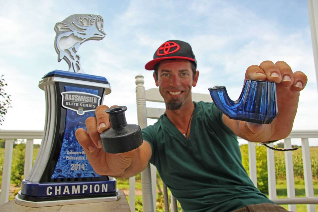 ONE thing very few people know about Mike Iaconelli: He loves to collect antique glass bottles often located in the backyard trash privies of Philadelphia homes built in the 1700s. âI was 15 when I found my first one. It was an ink bottle. Some are milk bottles, others are flasks, or medicine bottles, but my favorites are ink bottles. I havenât dug for them in 20 years, but I still collect them through the Internet, and Iâm still a member of some glass collectors clubs and receive their newsletters.â 