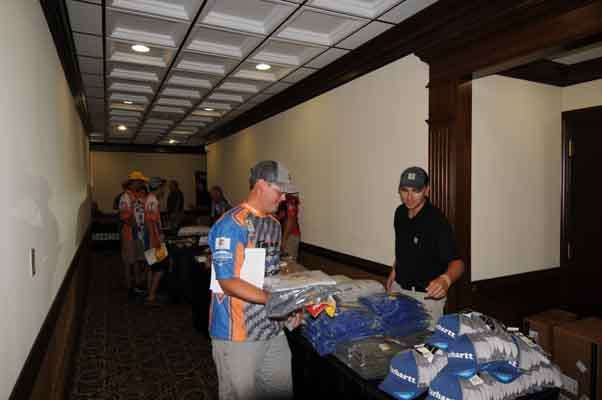 Jon James (right) of Dynamic Sponsorships handed out Carhartt apparel to the Northern Divisional contenders.