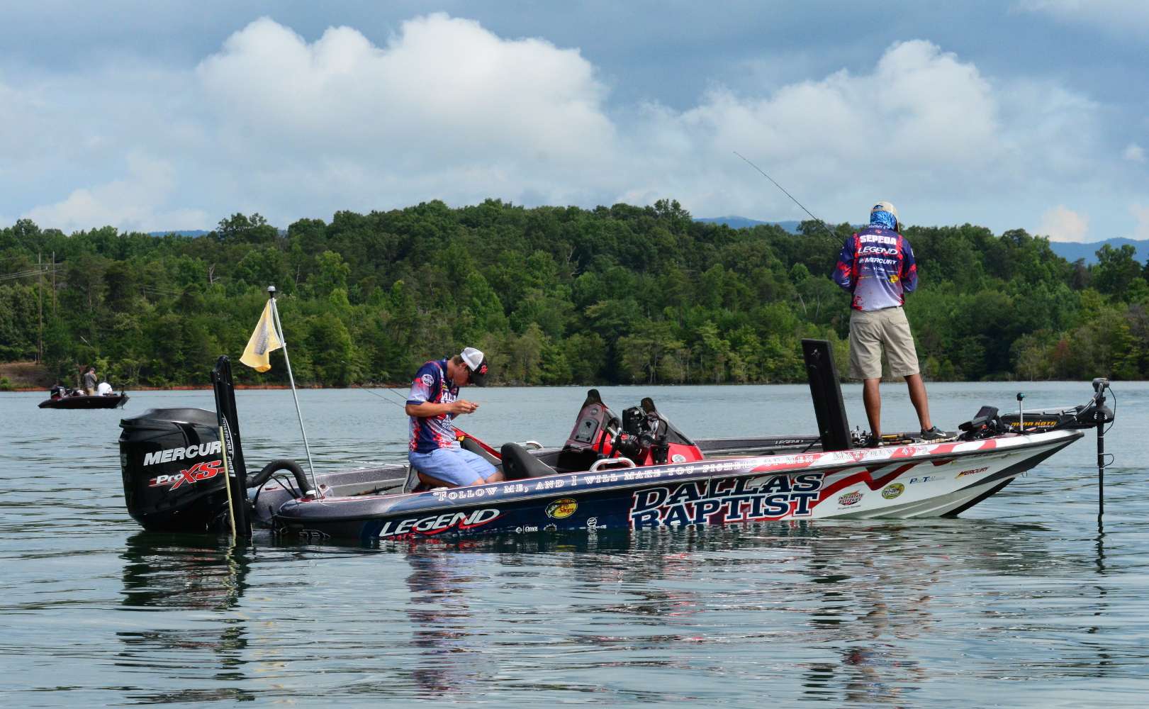 Newman gets ready to start fishing again. He and Sepeda brought in 3-2 yesterday and are mired in 59th place. They have a lot of work to do to get into the Top 5 cut from so far back.
