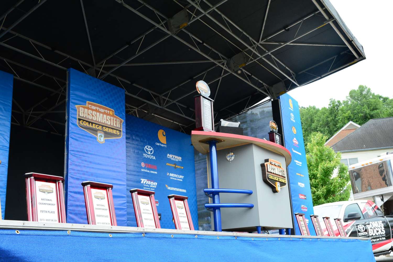 The stage is set, with the winnersâ trophy and the second- through fifth-place plaques waiting to find their owners.