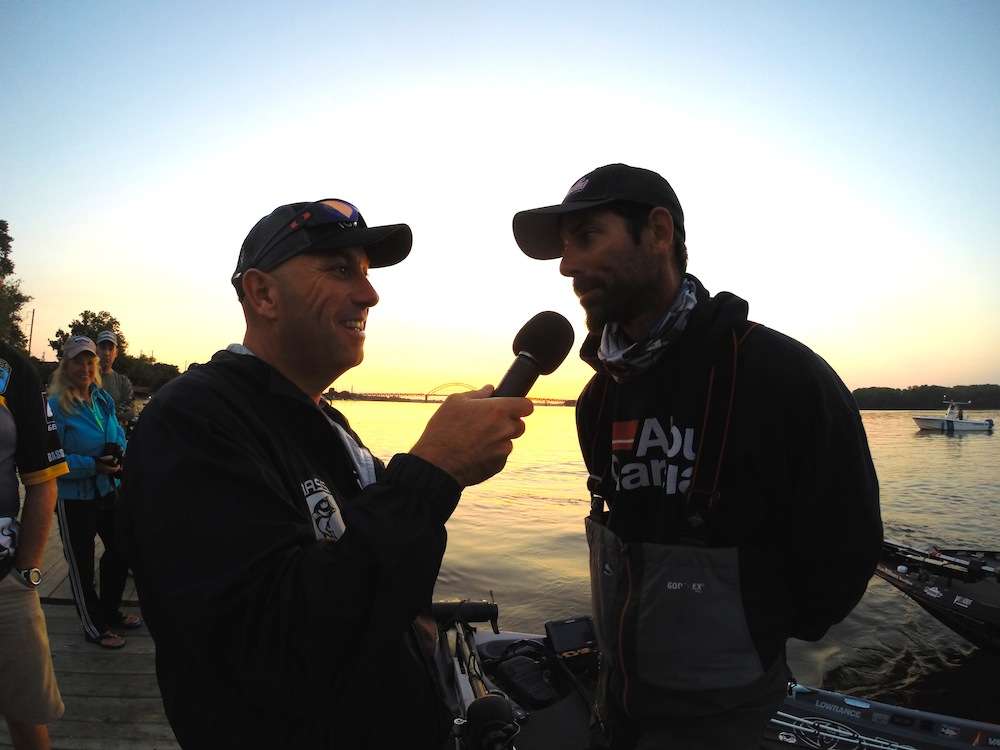 Emcee Dave Mercer chats with Mike Iaconelli as he heads out onto the Delaware with 24-3 and lead after two days.