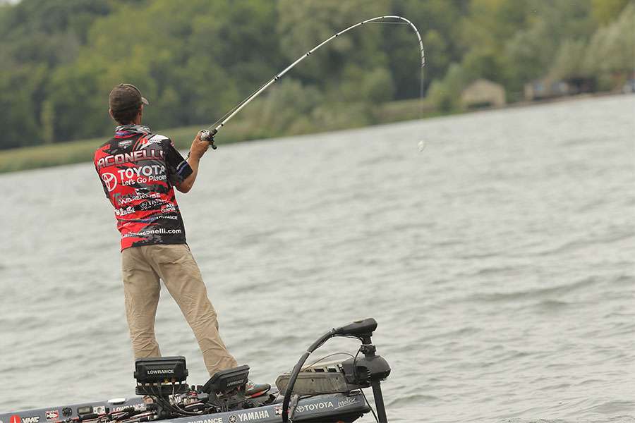 Mike Iaconelli makes a cast