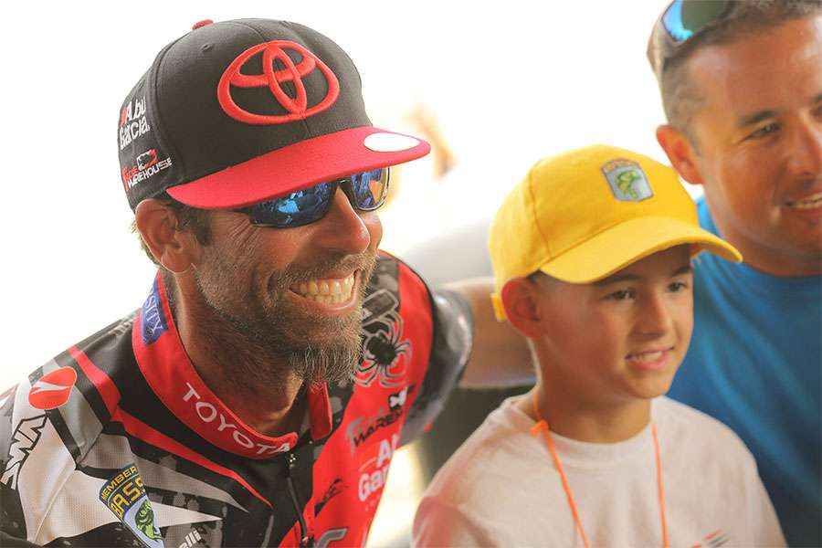 Iaconelli smiles for a quick pic with some fans.