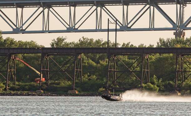 Josh Bertrand speeds south on the Delaware Riverâ¦