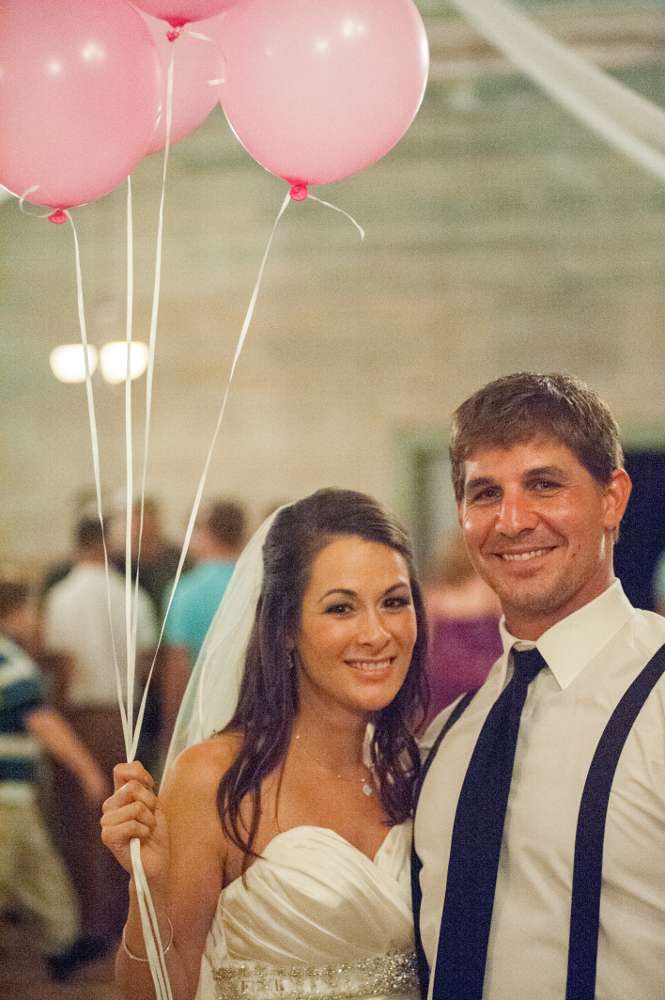 Keith and Brandy found out that the baby they have on the way is a girl. Brandy's mother, the only one who knew the sex, blew up pink balloons and revealed them at the reception.