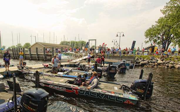 The final day competitors on Lake Champlain begin to arrive for the weigh in. 