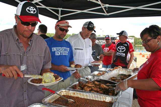 Toyota provided all participating free meals throughout the weekend, including today at weigh-in when the ladies from Perryâs BBQ cooked-up some incredible chicken, burgers and all the fixins.